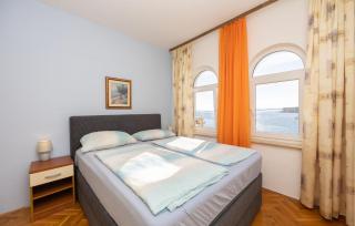 Cozy Apartment In Okrug Gornji - 4