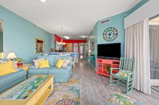 Beachfront Luxury 2Bd 2Ba Condo with Balcony! Sleeps 6! - Destin - 9