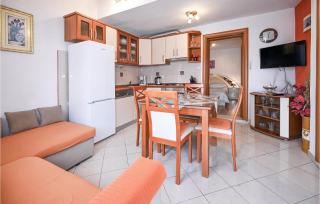 1 Bedroom Amazing Apartment In Slatine - Slatine - 8