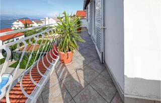 1 Bedroom Amazing Apartment In Slatine - Slatine - 4