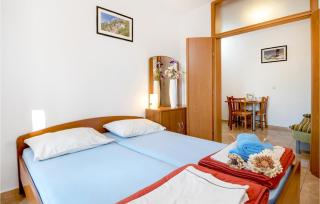 Gorgeous Apartment In Baska Voda - Baška Voda - 2