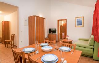 1 Bedroom Nice Apartment In Baska Voda - Baška Voda - 7