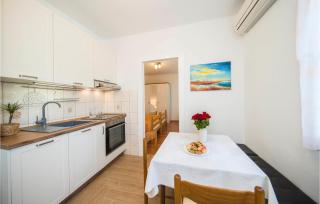 Stunning Home In Split With Wi-Fi - Split - 5