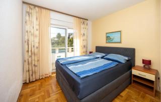 Nice Apartment In Okrug Gornji - 6