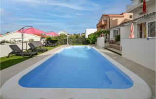 2 Bedroom Amazing Apartment In Slatine - 4