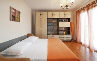 2 Bedroom Amazing Apartment In Slatine - 6