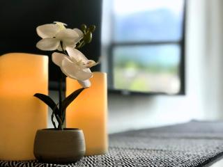 Top Floor Mountain View Escape - Canmore - 1