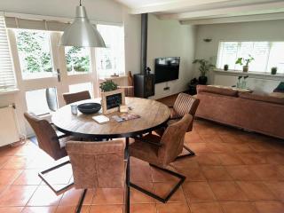 Holiday Home Voorthuizen with Hot Tub, cleaning included - Voorthuizen - 3