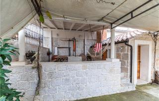 Gorgeous Apartment In Slatine With Wifi - 1