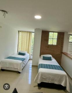 Hotel y Apartamentos Montes - Medellín - 5