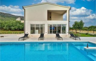 2 Bedroom Amazing Home In Kastel Luksic - 5