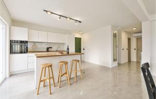 2 Bedroom Amazing Home In Kastel Luksic - 8