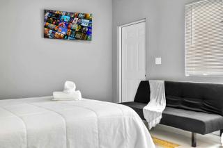 Comfy Retreat Studio w Kitchenette - 15min to Wynwood - 2