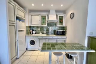 Bright studio with terrace and sea view - 8