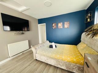 The Palm Studio - Cardiff - 4