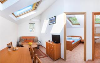 Beautiful Apartment In Baska Voda - Baška Voda - 8