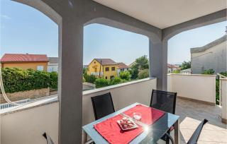 2 Bedroom Cozy Apartment In Povljana - 6