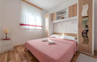 2 Bedroom Cozy Apartment In Povljana - 6