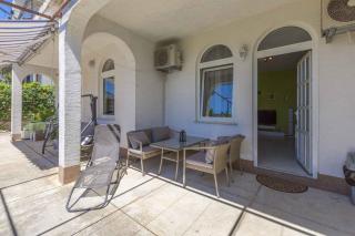One-Bedroom Apartment in Crikvenica 48 - Crikvenica - 4
