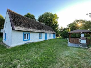 wiejski domek z altaną i grillem - 0