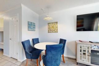 Victorian Condo Relax Refresh and Renew - Galveston - 1