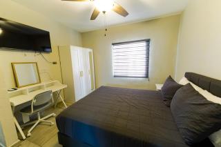 Charming 3-Bedroom, 2-Bath Casita In Town - 7