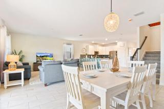 Resort Home: Game Room, Pool, Near Disney - Kissimmee - 7