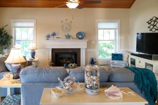 Riverfront Aurora Home with Deck and Private Pier! - - 5