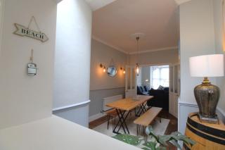 Stylish Modern Victorian Townhouse By the Sea - Combe Martin - 8