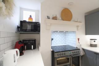 Stylish Modern Victorian Townhouse By the Sea - Combe Martin - 6