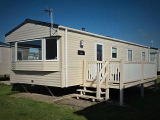 Whitstable Trieste - 3 Bedroom, sleeps 8 Pet friendly, family friendly - Seasalter - 0