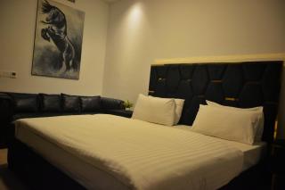 PENTASQUARE - EXECUTIVE STUDIO SUITEs - Lahore - 3