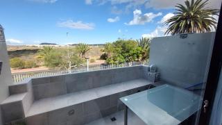 SUNNY terrace with AirCon, open VIEW and Big POOL in South Tenerife - 8