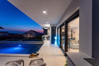 Villa AP with Pool Zadar Nin - 1