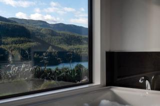 Lakehouse Retreat Whakamaru Holiday Home -  - 8