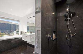 Lakehouse Retreat Whakamaru Holiday Home - - 2