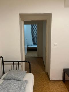 Central 6 Pax Apartment Perfect for Group or Family - Brno - 1