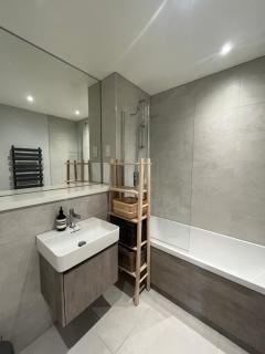 Edinburgh Centre Modern Luxury - Royal Mile Residence - 2