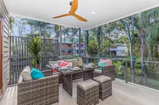 Park Ave Retreat - 3 Carparks, WiFi, BBQ, King Bed - 7