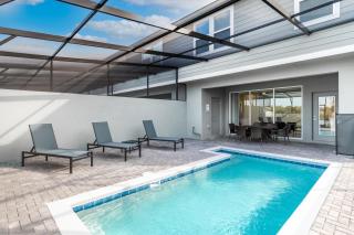 Special Deal 5BR Townhome w Pool Near Disney - 2