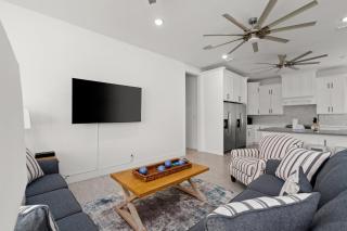 Brand NEW Expansive Coastal Home w/ Custom Furnishings Sleeps 15 - Panama City Beach - 7