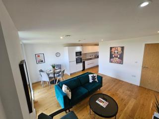 Stunning 2-Bed City APT Parking 1 Car - Birmingham - 0