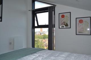 Stunning 2-Bed City APT Parking 1 Car - Birmingham - 1