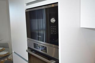 Stunning 2-Bed City APT Parking 1 Car - 6