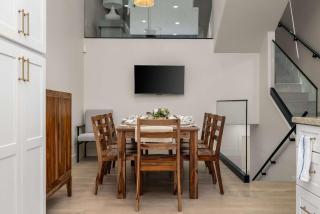 The 357 Beach Pad, Renovated, Refined, Steps from the Surf - 9