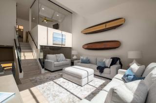 The 357 Beach Pad, Renovated, Refined, Steps from the Surf - 8
