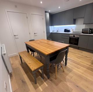 Multi-Level with a View - Watford - 8
