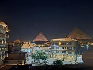 Bakar pyramids in - Kairo - 0