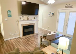 2br/2ba Full Condo w/ Pool & Gym, Sleeps 6 - 3