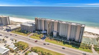 Beachfront Condo w/ View & Pool, Sleeps 8 - Orange Beach - 7